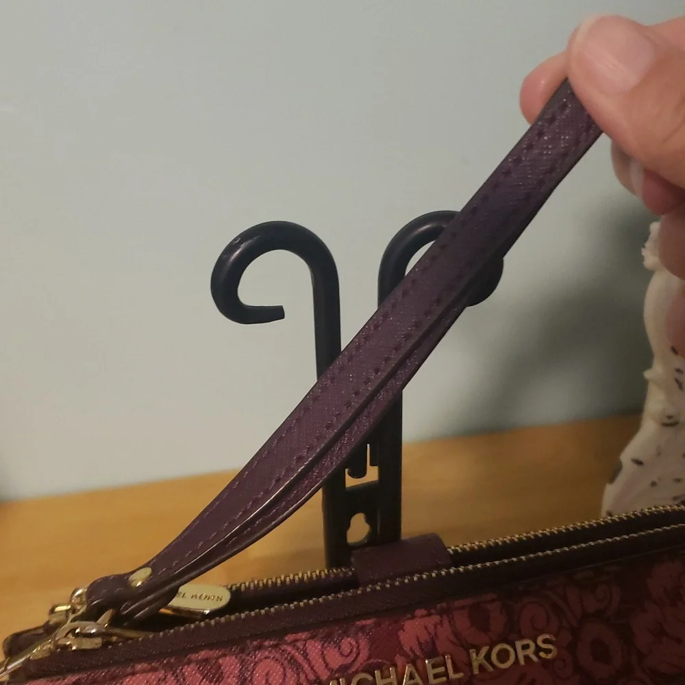 Michael Kors compact michael